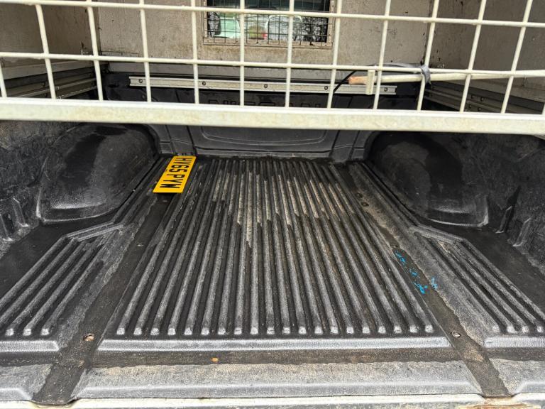 2015 Nissan Navara Double Cab Pick Up Outlaw 3.0dCi V6 231 4WD Auto PICK UP Diesel Automatic