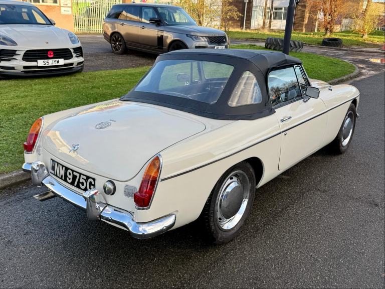 1969 (G) MGC 3.0 Roadster 