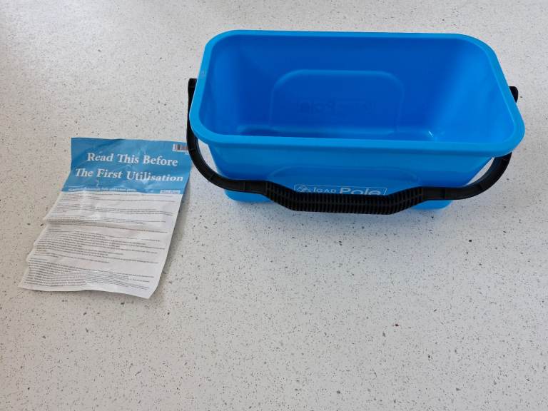 Brand new Igadpole Container for Squeegees  etc