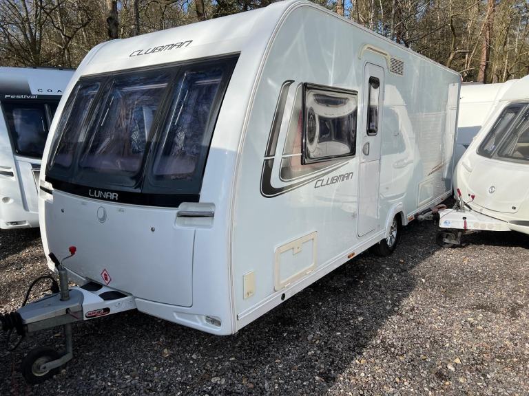 Lunar CLUBMAN SI - 2013 - 4 BIRTH - FIXED REAR DOUBLE BED - MOTOR MOVER 