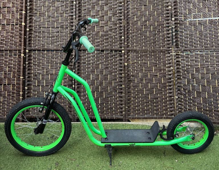Kids scooter for ages 5+ 