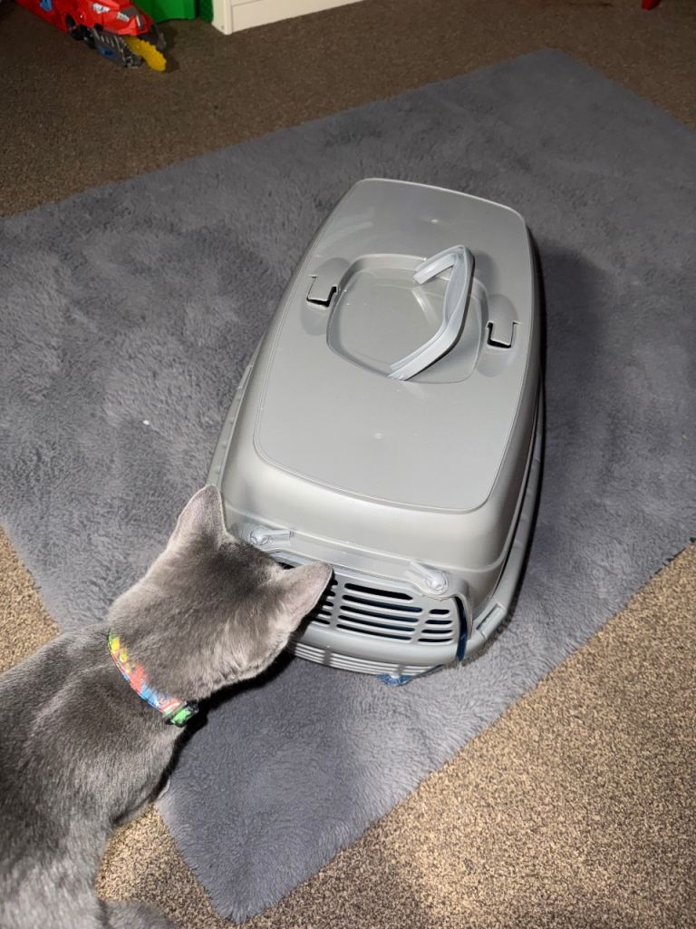 Cat carrier 