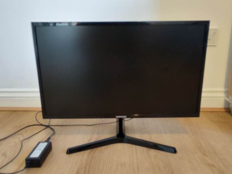 Samsung 24" Full HD PLS Monitor – S24F356FHU – FreeSync – Excellent Condition