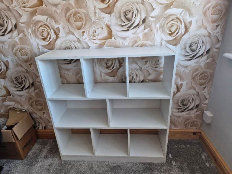 White bookcase 