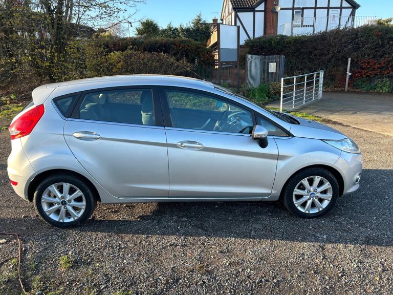 2009 Ford Fiesta 1.4 Zetec 5dr HATCHBACK Petrol Manual
