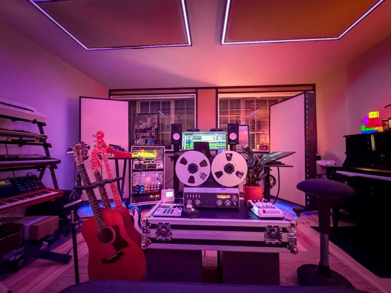 New DEALS Music Producer & Mixer with Top Recording Studio in London