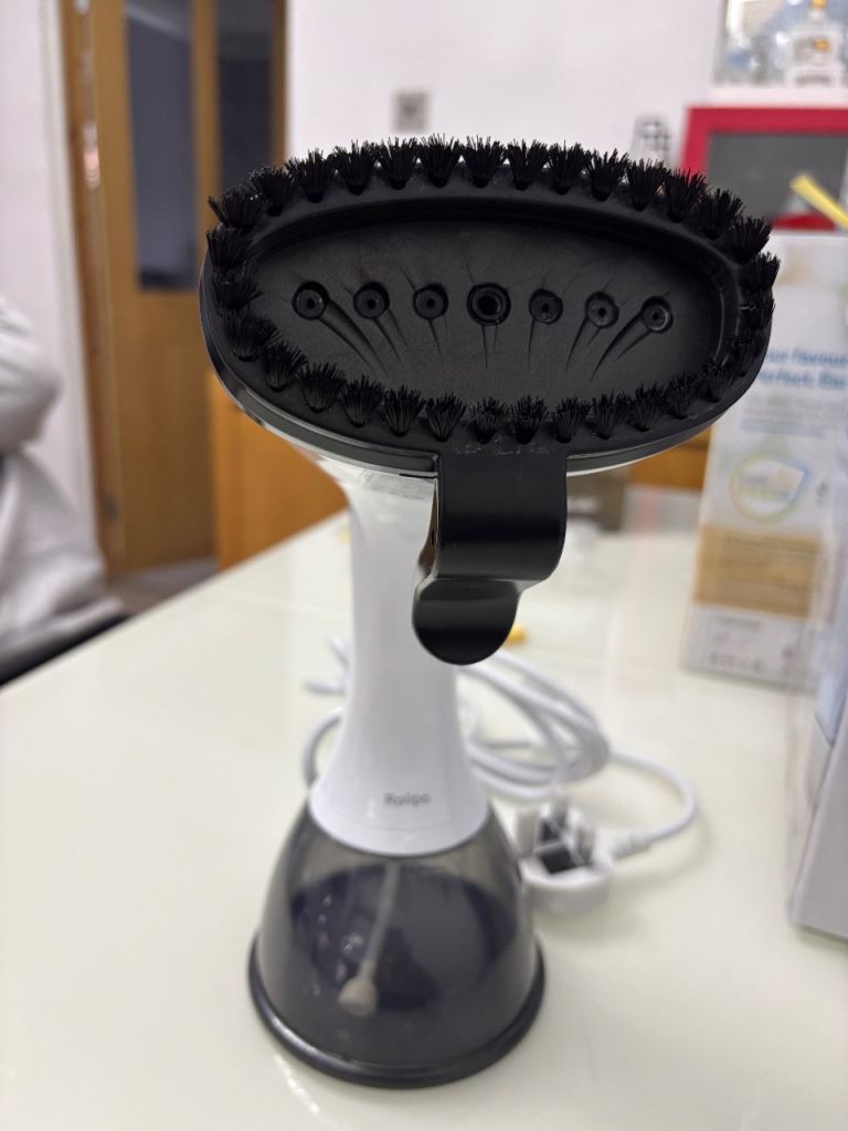 Rolipo hand held garment steamer