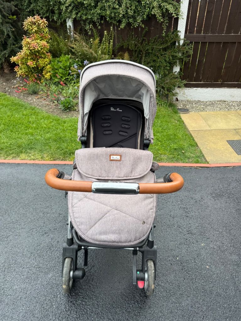 Silver cross chelsea pram with seat and carry cot
