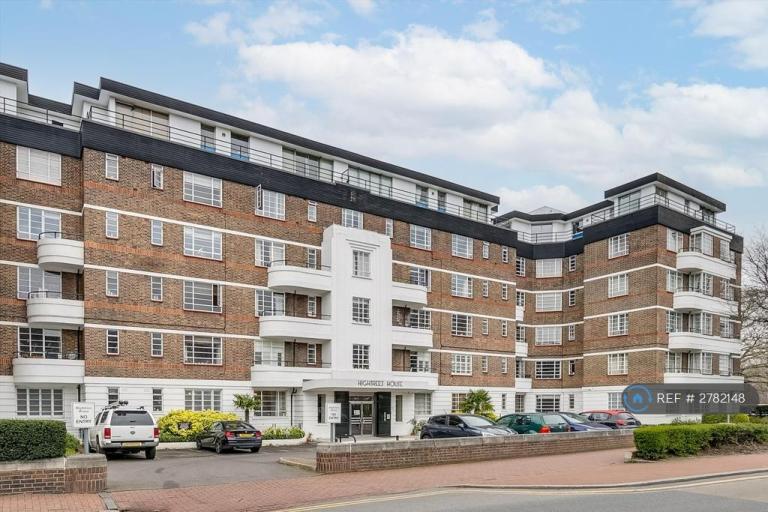 2 bedroom flat in Hightrees House, London, SW12 (2 bed) (#2782148)