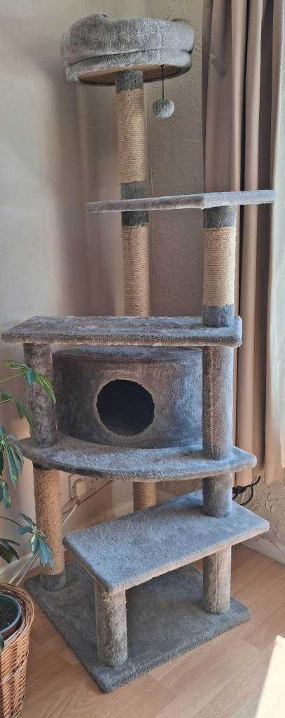Cat tree