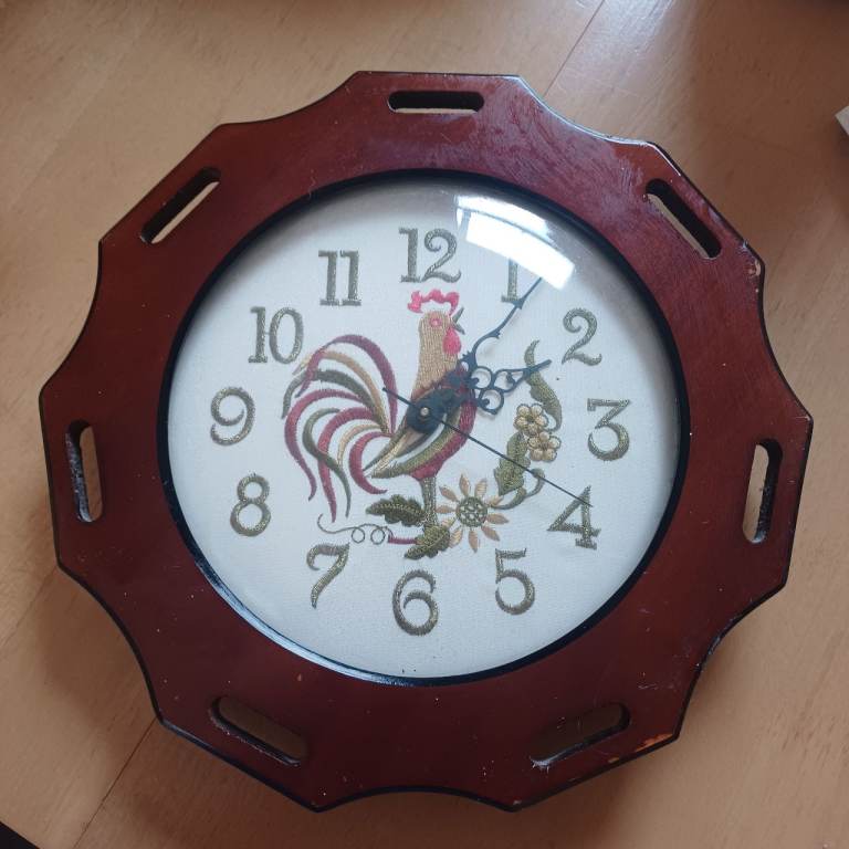 Vintage DunBep Wooden Wall Clock – Working Embroidered Rooster / Country Kitchen