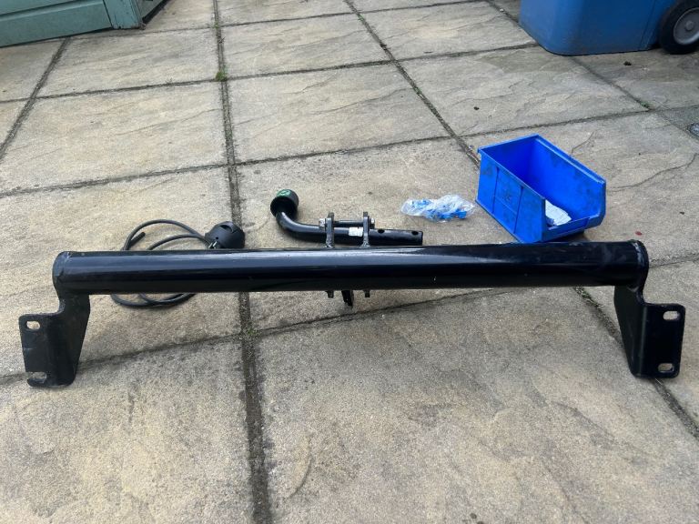 RAV4 TOW BAR