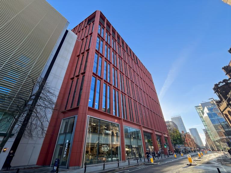 Manchester - M32BY \ Move-In Ready Office Space with 2 Workstations