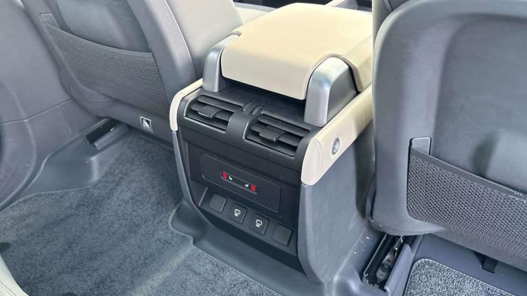 2023 Land Rover Defender 3.0 D250 X-Dynamic SE 110 5dr Auto SUV Diesel Automatic