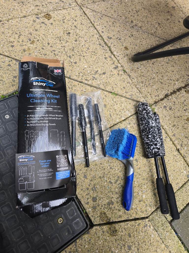 Wheel cleaning kit 
