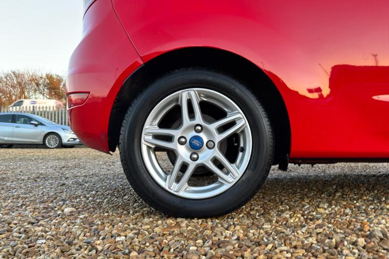  Ford Fiesta 1.6 Zetec Hatchback 3dr Petrol Powershift Euro 5 105 Ps Petrol