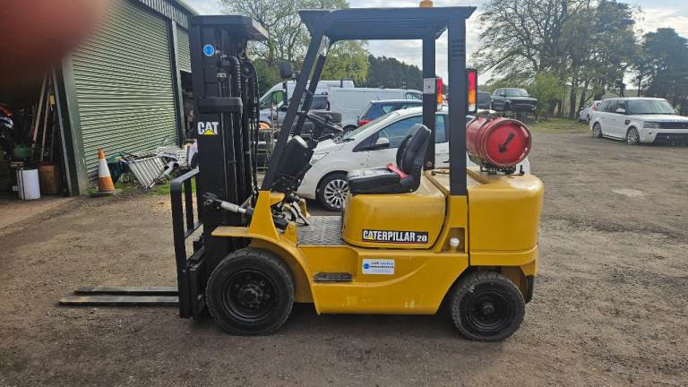Forklift truck 