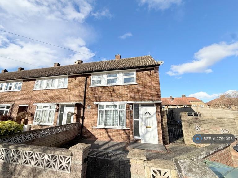 3 bedroom house in Flimwell Close, Bromley, BR1 (3 bed) (#2794058)