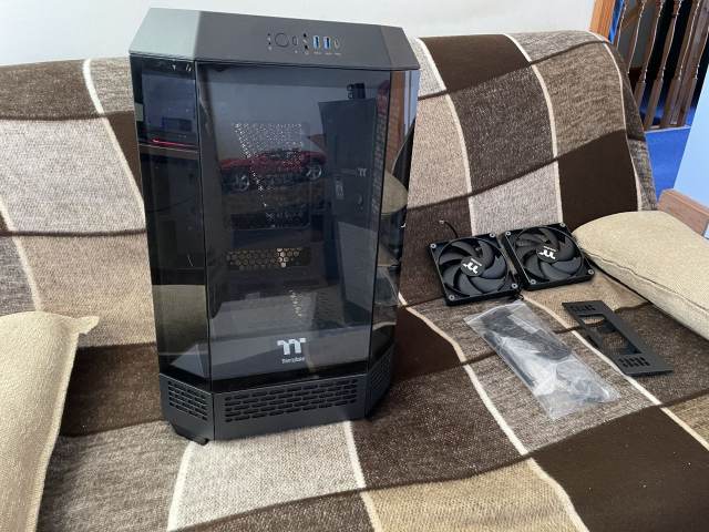 Thermaltake Tower 300 Black Micro-ATX Case | in Norwich, Norfolk