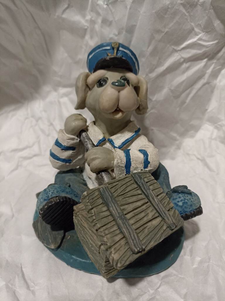 figurine of a dog