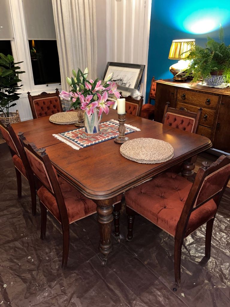 Mahogany Dining Table & Chairs 