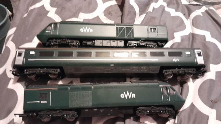 Hornby gwr intercity train