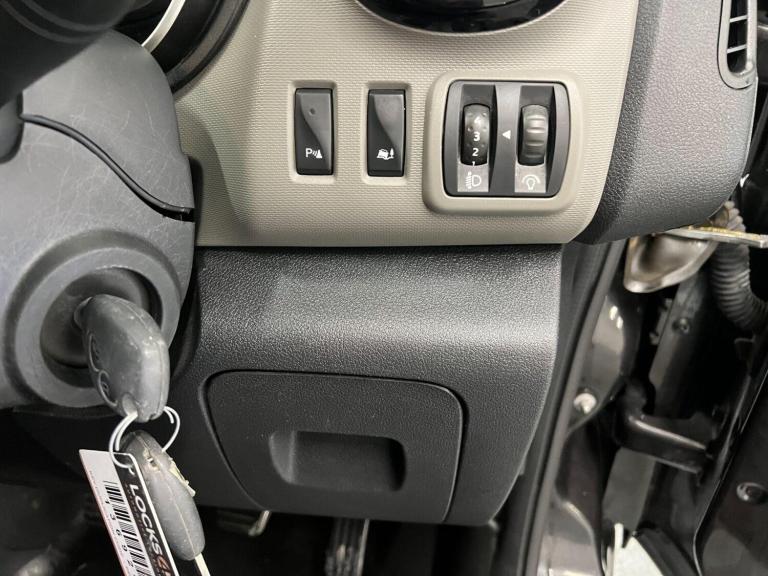 2016 Renault Trafic 1.6 dCi 27 Sport Nav SWB Standard Roof Euro 6 5dr Panel Van Diesel Manual