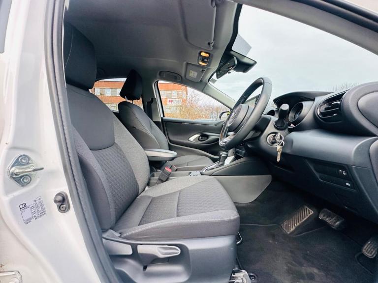 2022 Toyota Yaris 1.5 Hybrid Design 5dr CVT HATCHBACK PETROL/ELECTRIC Automatic