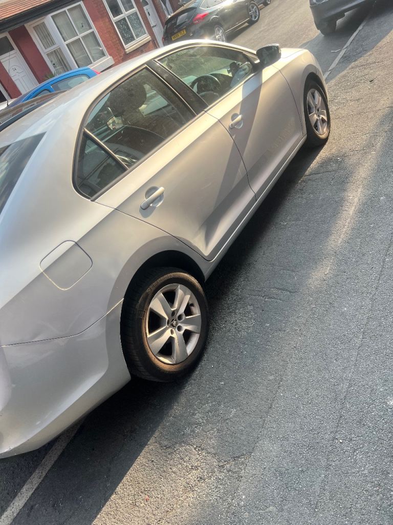Skoda, RAPID, Hatchback, 2016, Manual, 1422 (cc), 5 doors