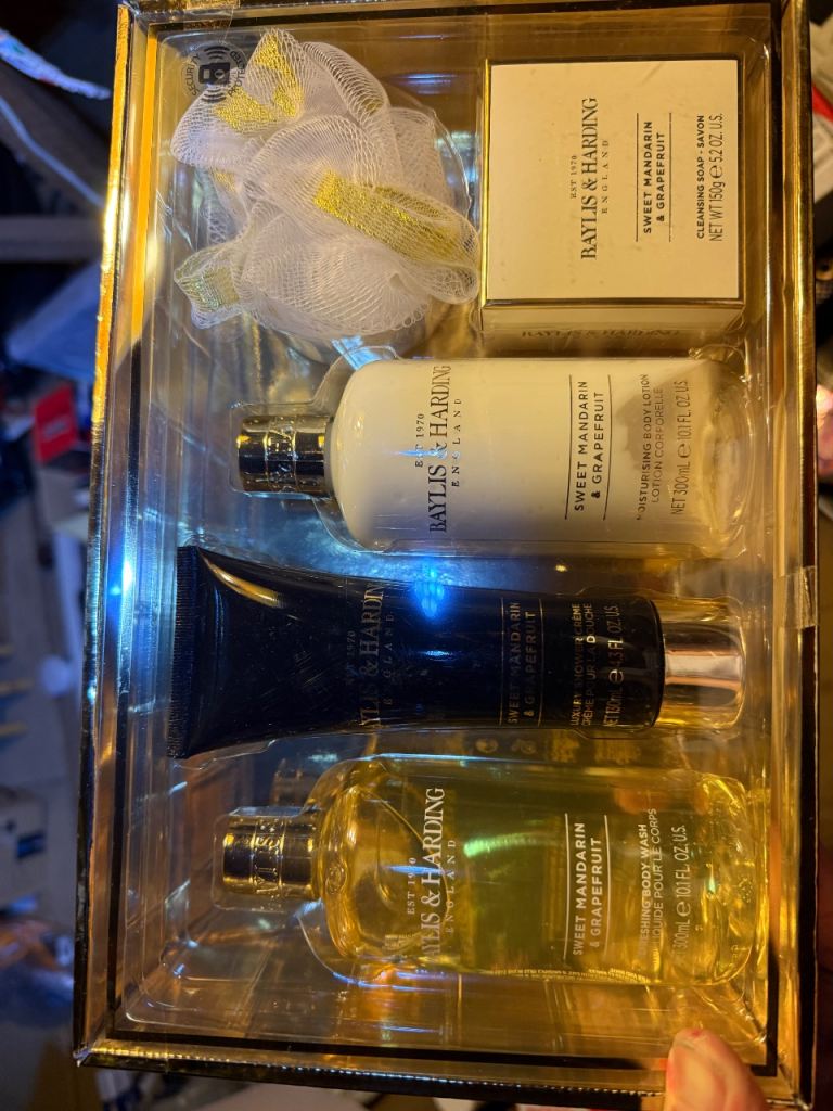 Baylis & Harding Sweet Mandarin & Grapefruit Gift Set - NEW