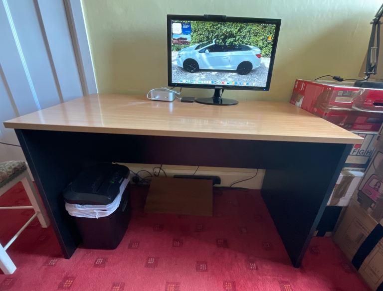 Large Wooden Office Desk – Good Condition