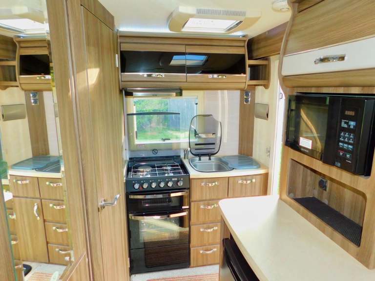 Auto-Sleeper Broadway Peugeot 2.0L Luxury 2 Berth Motorhome for sale
