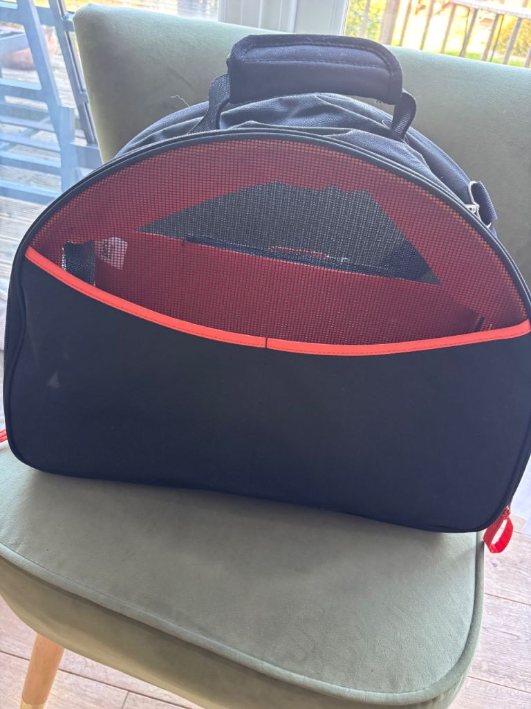 Puppy/cat carrier 