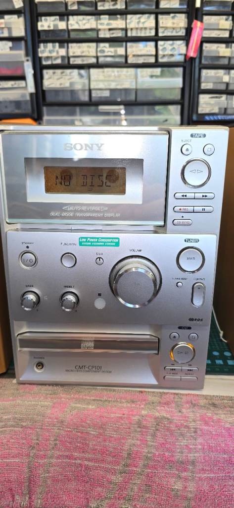Sony CMT-CP101 CD/TAPE/TUNER Micro system 