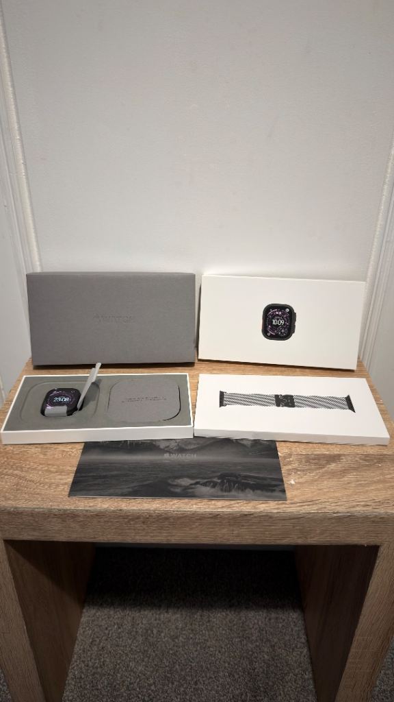 Apple Watch Ultra 3 Black Titanium, With Large  Black Titanium Milanese Loop