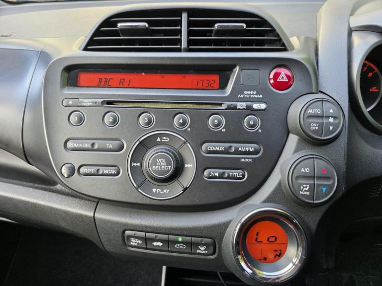 2015 Honda Jazz 1.4 i-VTEC ES Plus 5dr HATCHBACK PETROL Manual