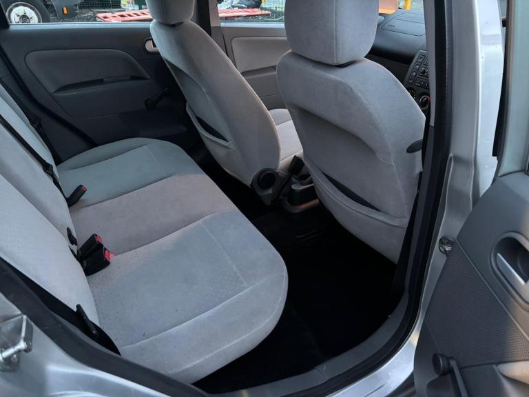 2003 Ford Fiesta 1.6 Ghia 5dr HATCHBACK Petrol Manual