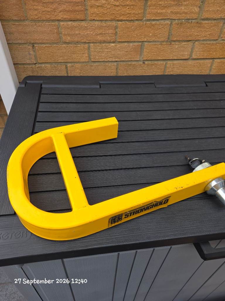 Caravan wheel lock