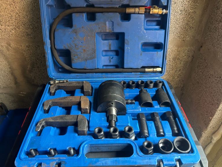 Injector removal tools 