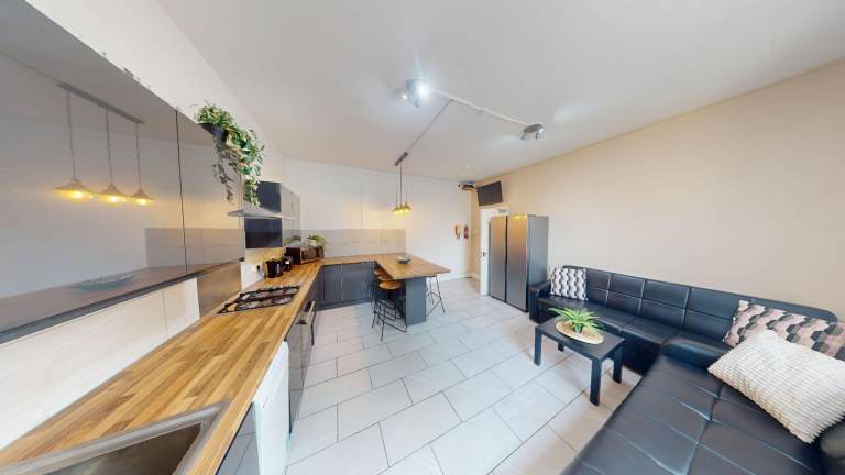 Refurbished Ensuite Rooms - Flat B 46 Addison