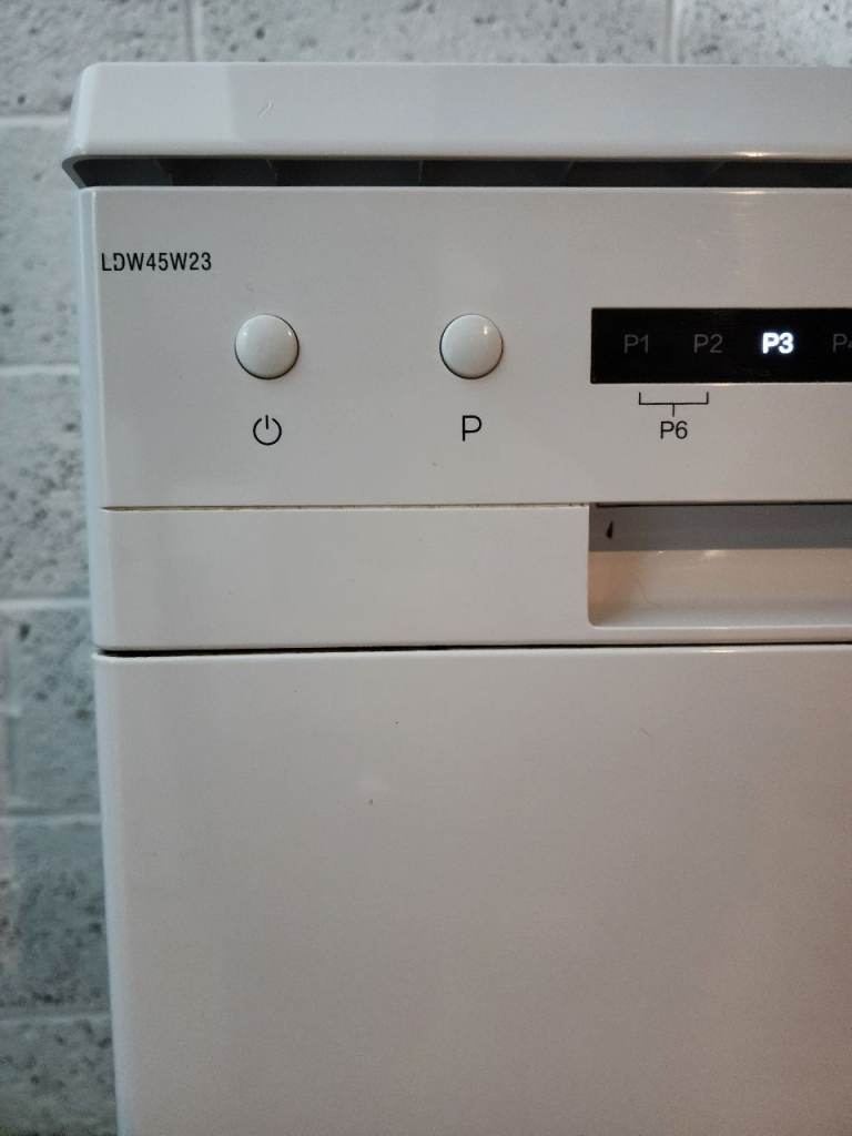 LOGIK Slimline Dishwasher " BRAND NEW "