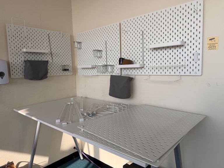 IKEA SKÅDIS Pegboard with Accessories – White, 