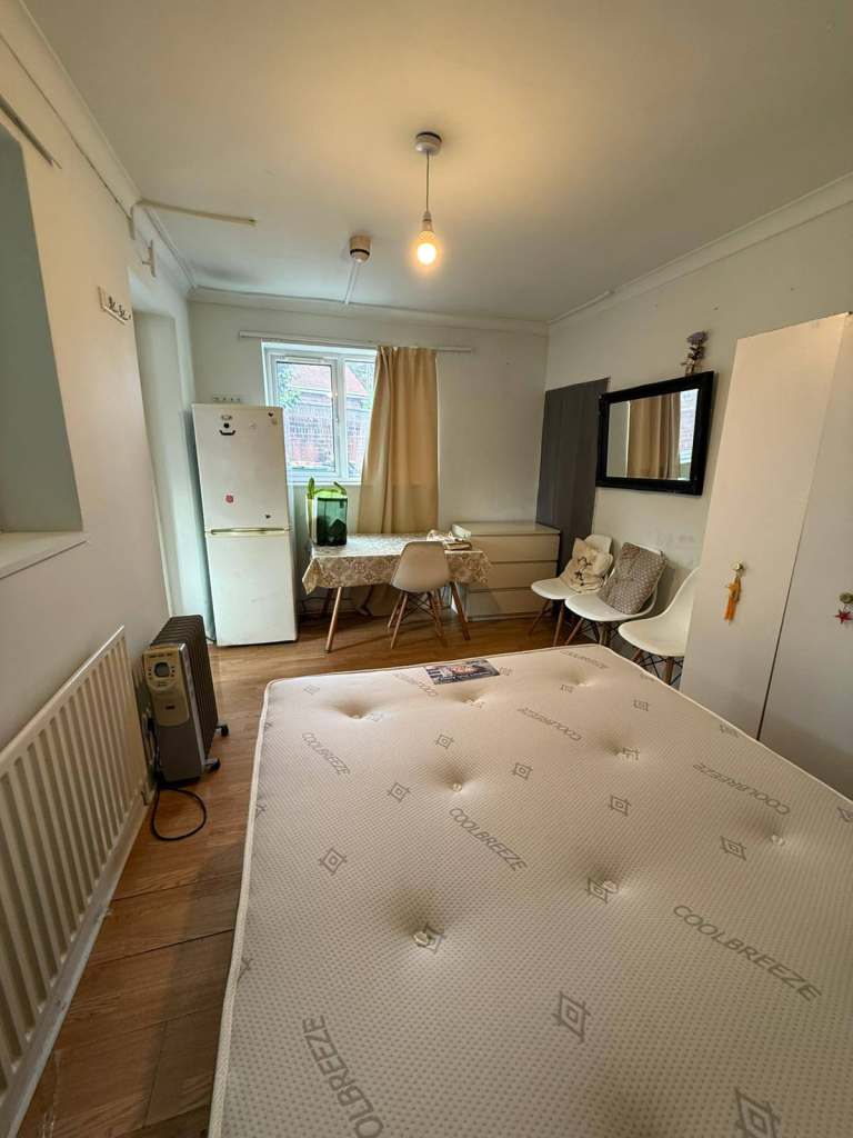 BEAUTIFUL STUDIO FLAT FOR RENT IN ISLEWORTH