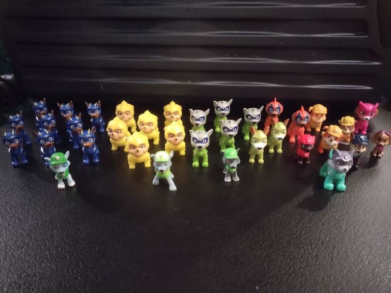 35 Paw Patrol Mini Figures Job Lot – Good Condition