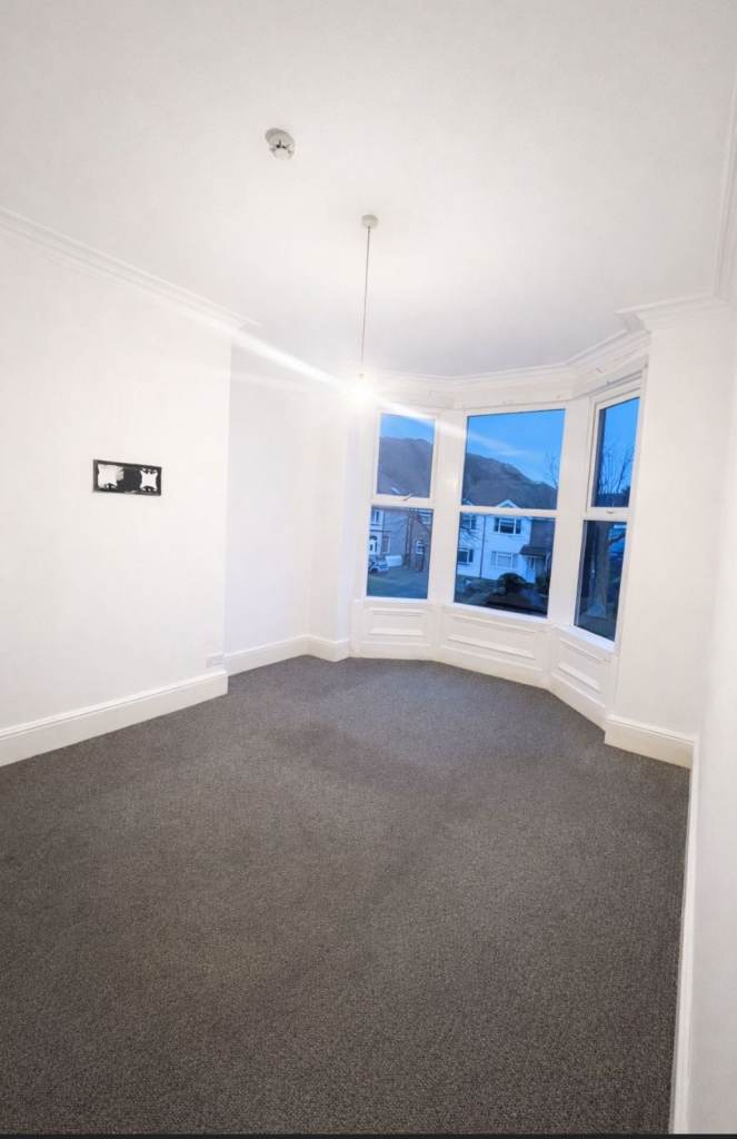 Two Bedroom Flat to Rent in Llandudno
