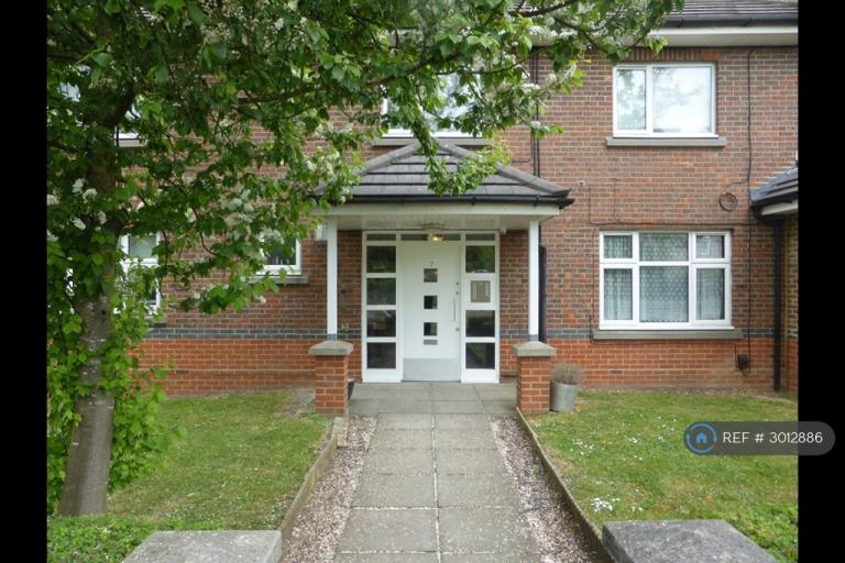 Studio flat in Wellfield Road, Hatfield, AL10 (#3012886)