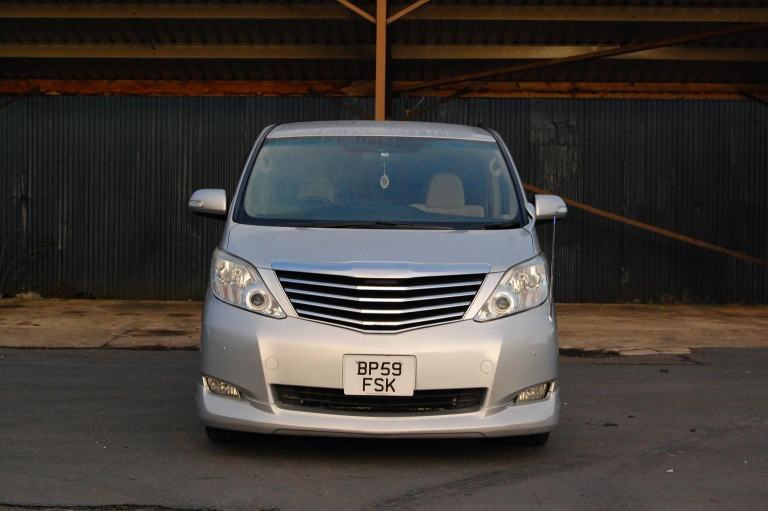 TOYOTA ALPHARD 240X Silver Auto Petrol 2009