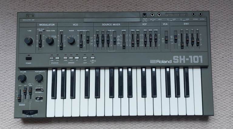 Roland SH-101 vintage analogue synth 