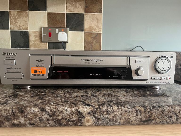 Sony VCR VHS Player Recorder with Remote spares or repair