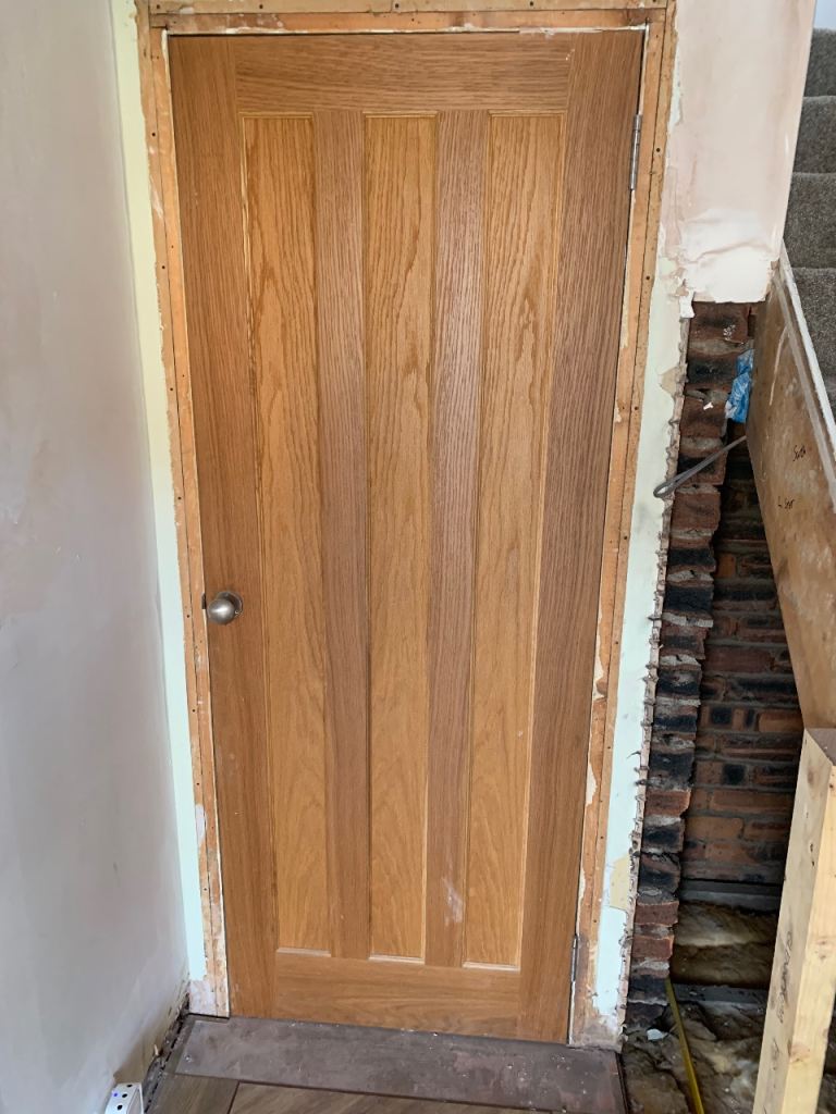 3 x oak doors and 2 x white hollow doors 